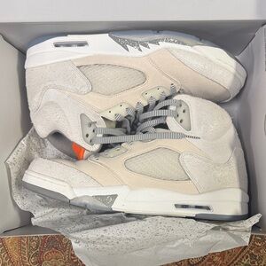 Jordan Athletic Shoes in Cream and Gray